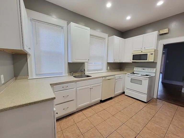 4554 N Smedley St — Photo 13