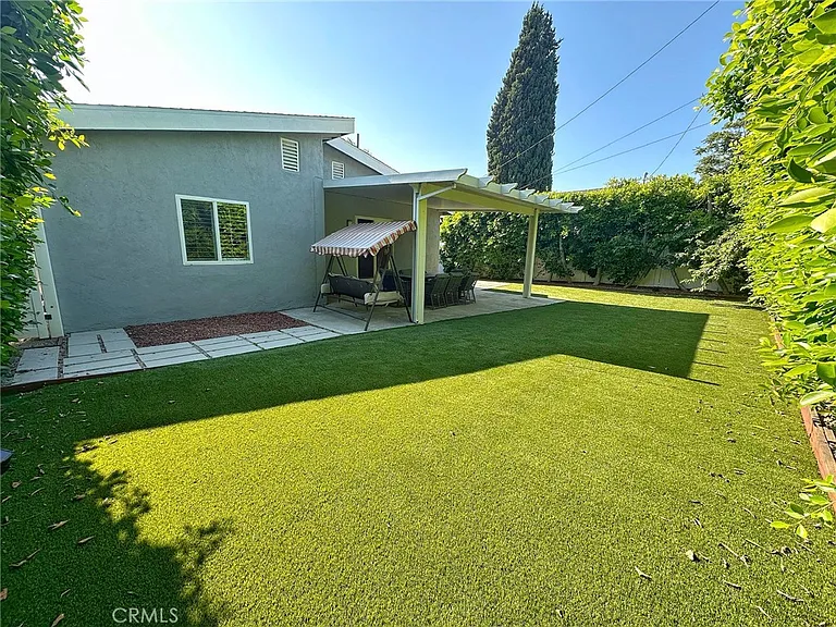 5857 Balcom Ave — Photo 3