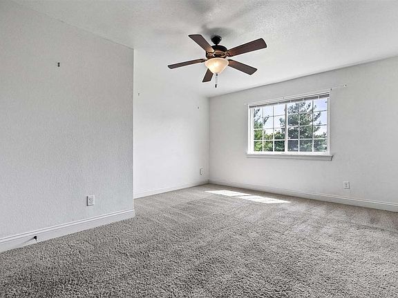 3rd image of 100 Grandview Ct APT 115