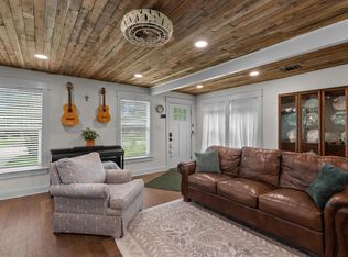 4825 Kingfisher Dr, Houston, TX 77035