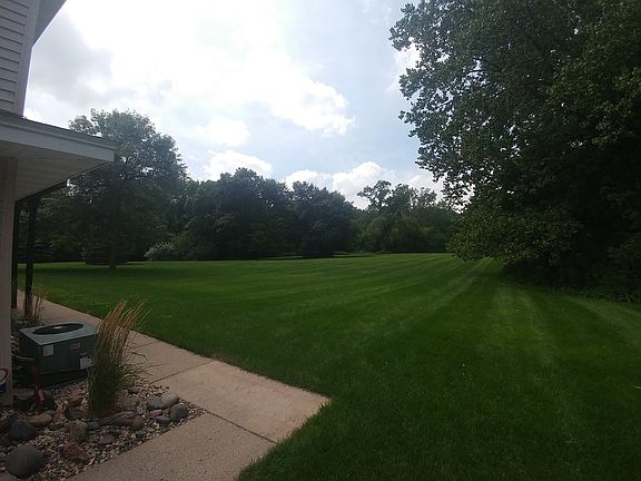 4th image of 2647 Brookdale Ln N