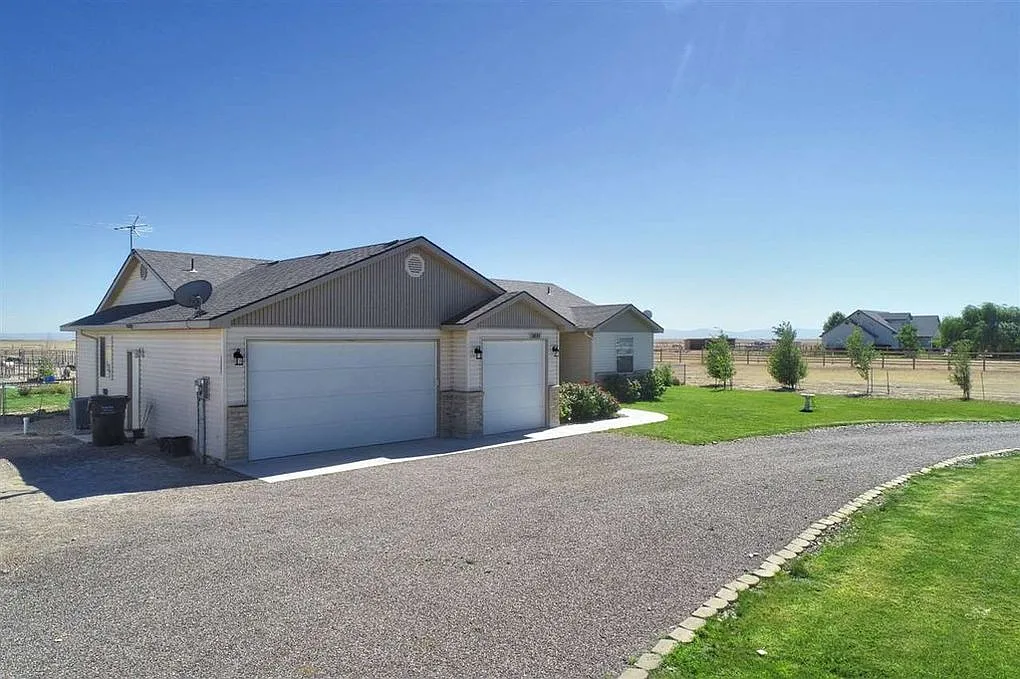 3 bed, 1665 sqft, $2,800 — Photo 4
