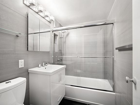 4th image of 2 Tudor City Pl APT 8LN