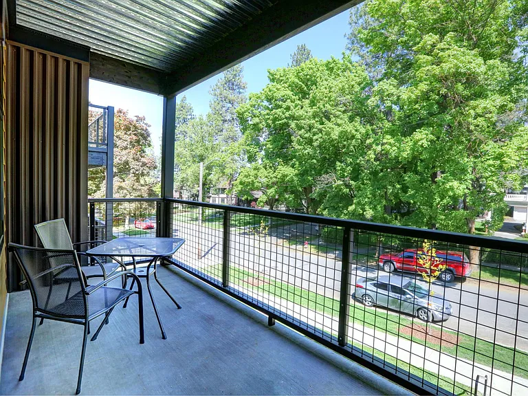 1021 W 9th Ave #1B — Photo 6