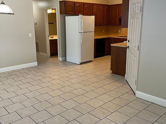 2nd image of 216 Bluebird Ln