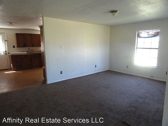 2nd image of 719 Mulberry Ln