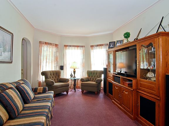 2nd image of 2152 N Leclaire Ave