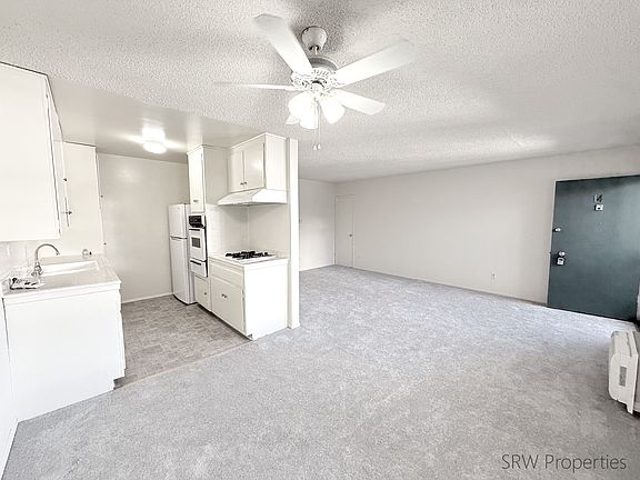 4th image of 5000 Woodman Ave APT 18