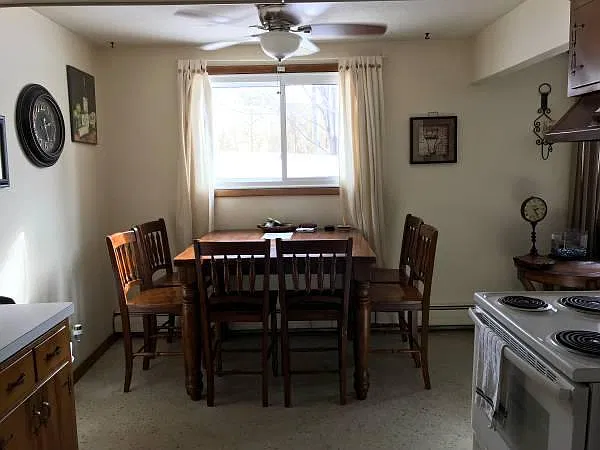 1 bed, 850 sqft, $1,275 — Photo 2