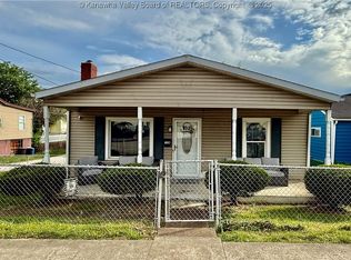 1226 Oak St, Kenova, WV 25530