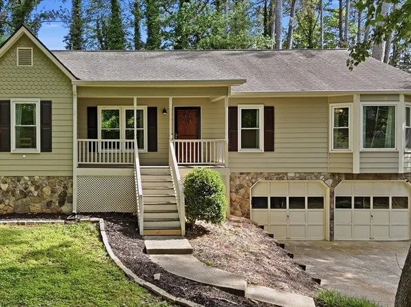 197 Presidential Dr, Dallas, GA 30157