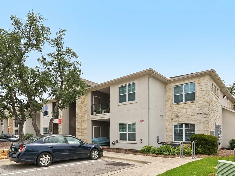 Tuckaway Apartment Homes — Photo 22