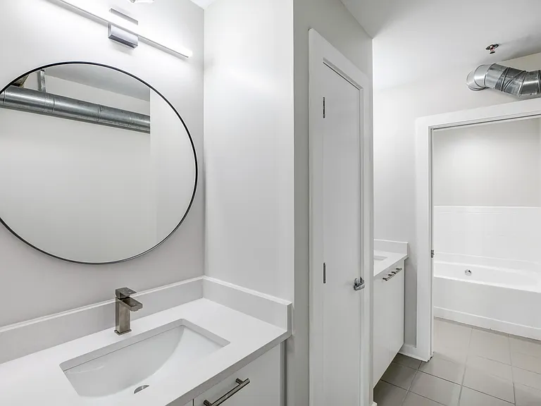 The Lofts at Atlantics Station - Bathroom