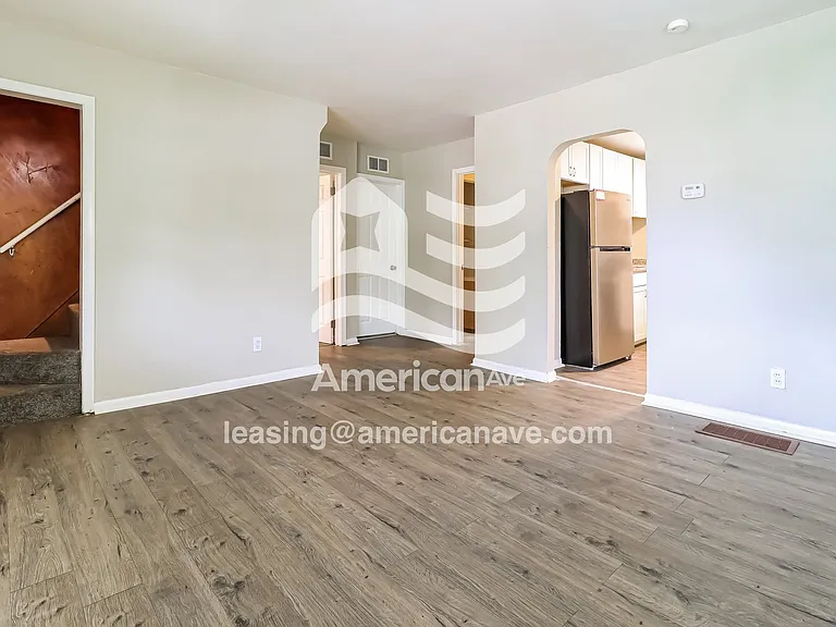 1523853_004_living_room_13767787.jpg