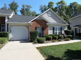 8713 Cinnabay Dr, Charlotte, NC 28216