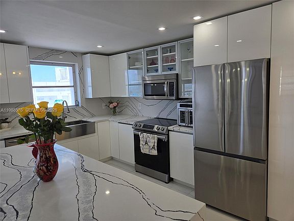 5th image of 2750 NE 183rd St #2205-T
