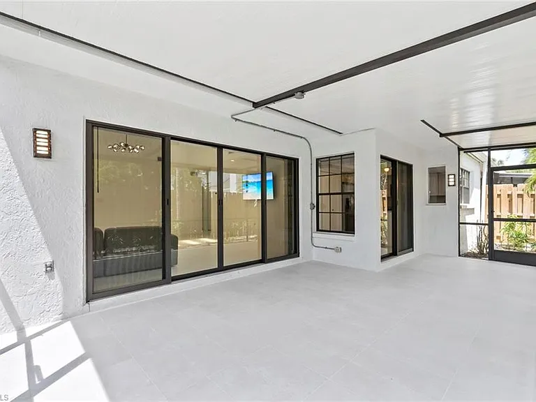 879 Meadowland Dr #C — Photo 36