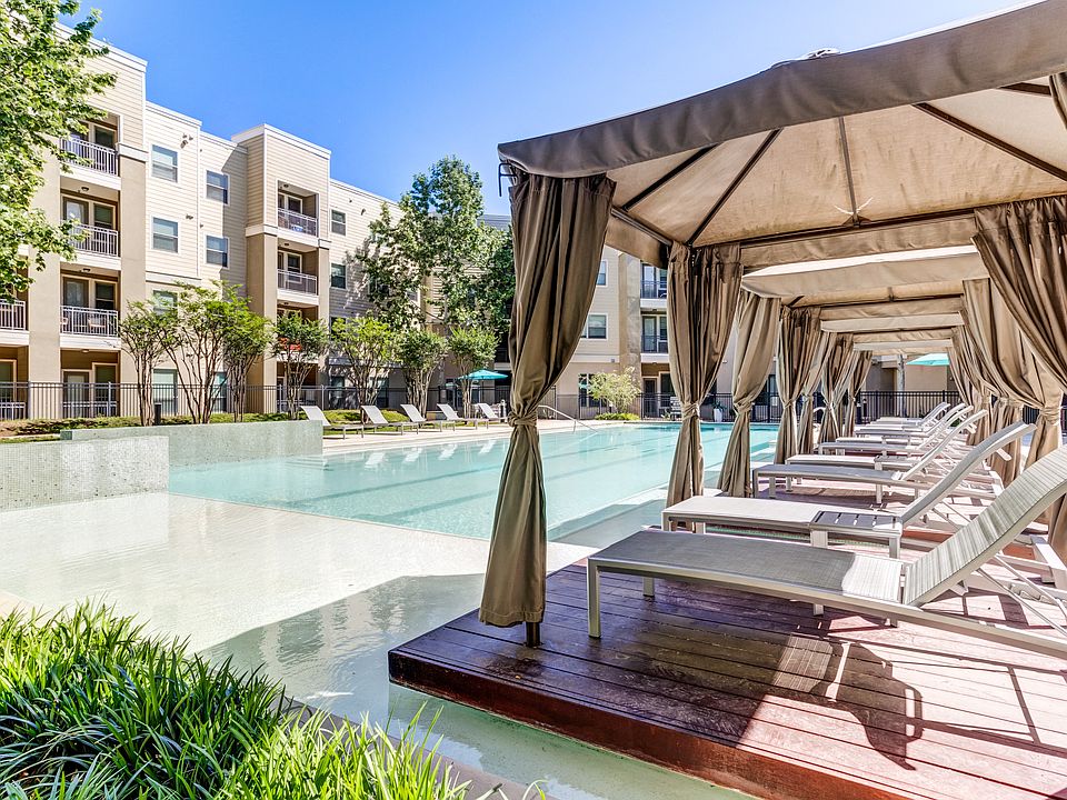 Luxurious Pool & Cabanas & BBQ Area