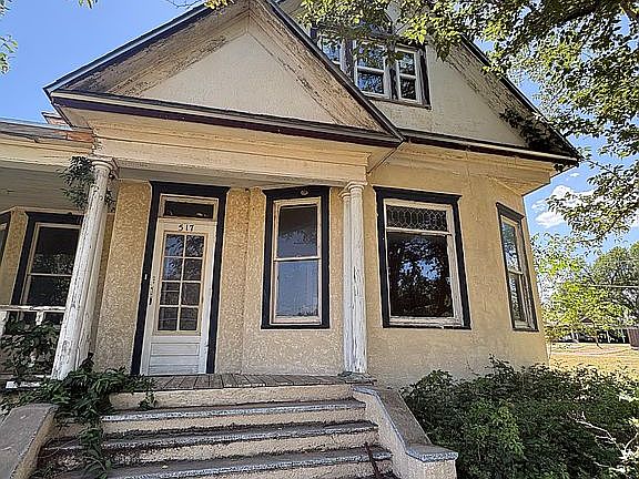 5th image of 517 W 5th St