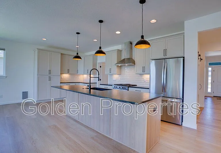 7768 N Girard Cir — Photo 2