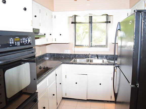 3rd image of 4340 N Center St Unit 301