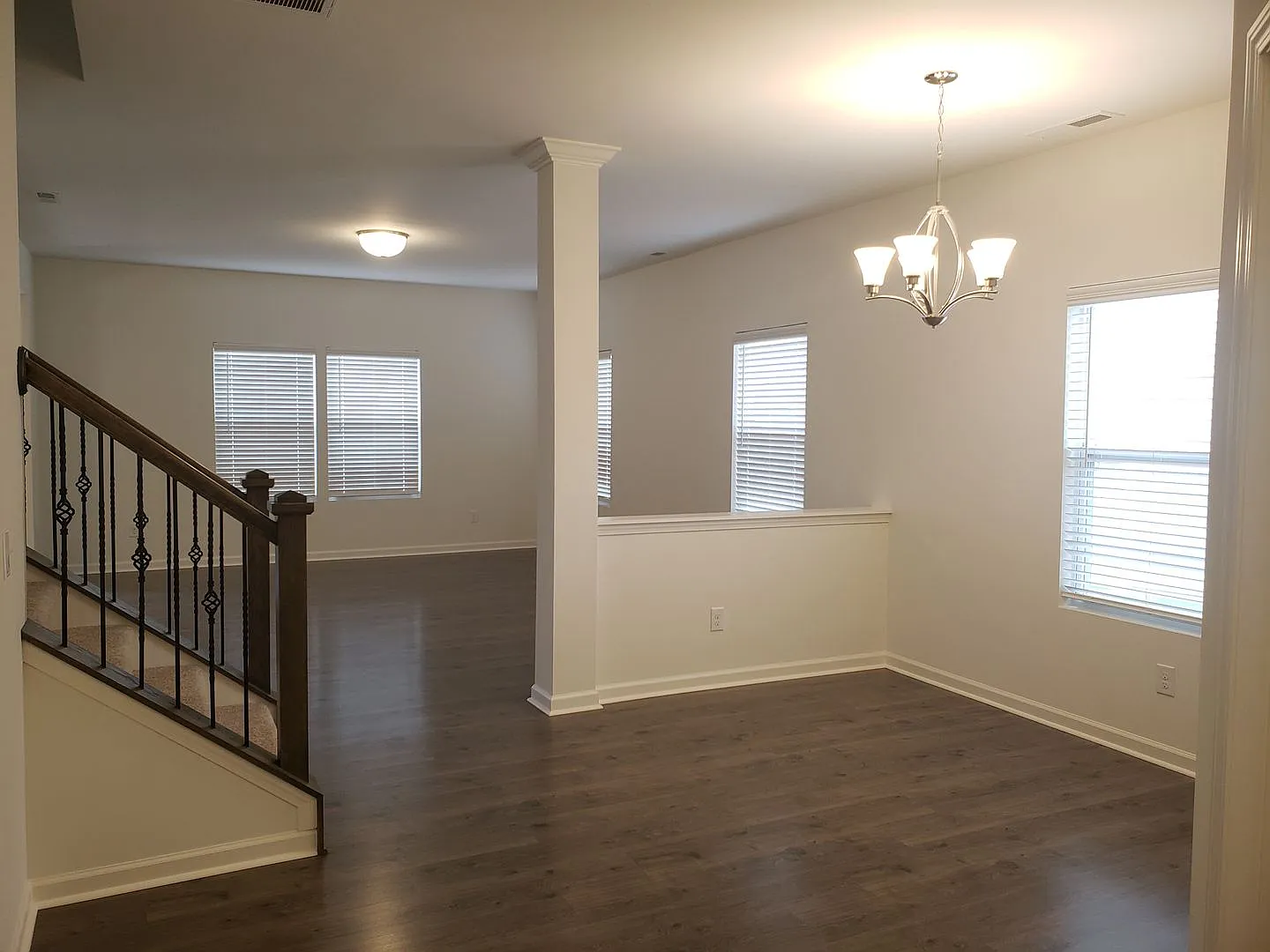 Gorgeous 4 Bed, 2.5 Bath with 2 Car Garage — Photo 2