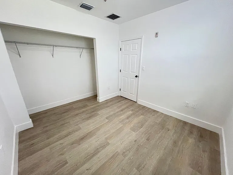 720 NW 61st St #10 — Photo 13