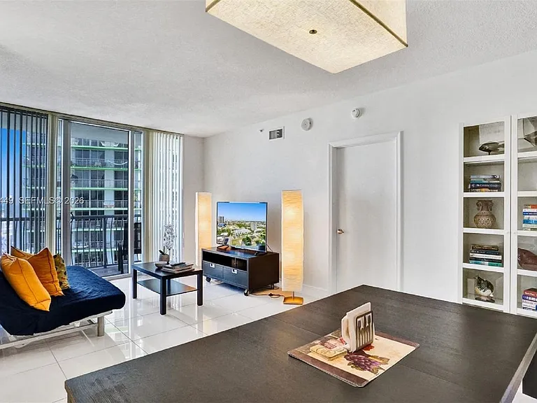 1750 N Bayshore Dr #2911 — Photo 5