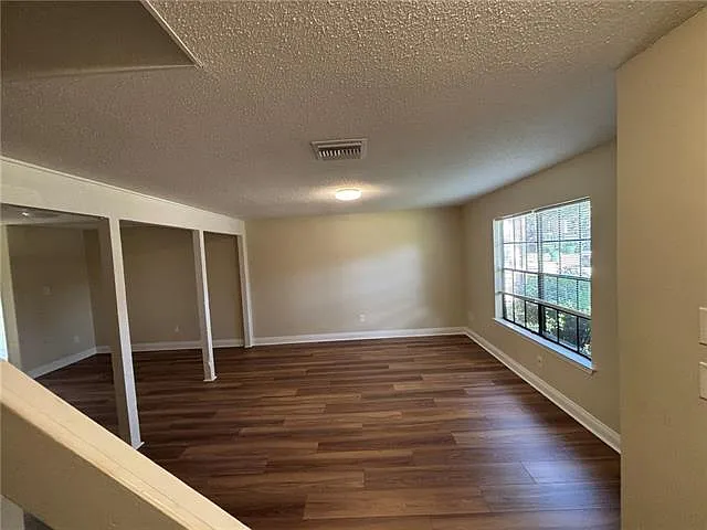 2332 Oxford Pl — Photo 15