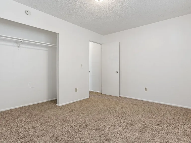 Westview Apartments — Photo 23