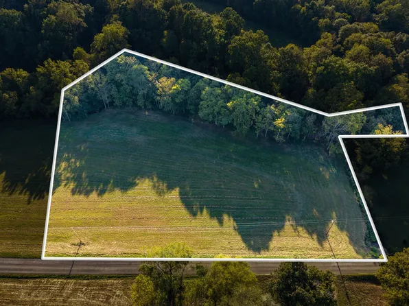 1 Shelter Branch Rd, Charlotte, TN 37036