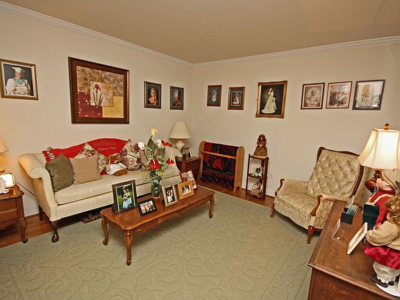 5th image of 11242 Mill Place Ter