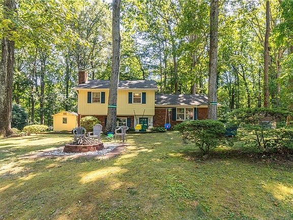 4th image of 166 Charlotte Pl
