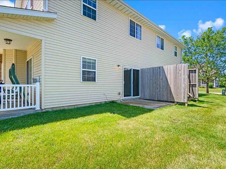 1593 Burr Dr — Photo 22