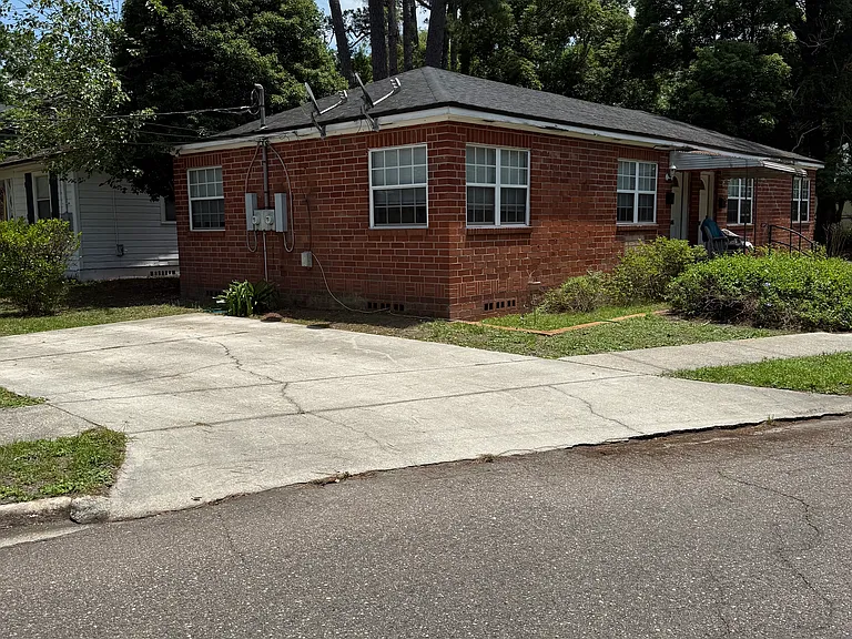 805 Willow Branch Ave #1 — Photo 1
