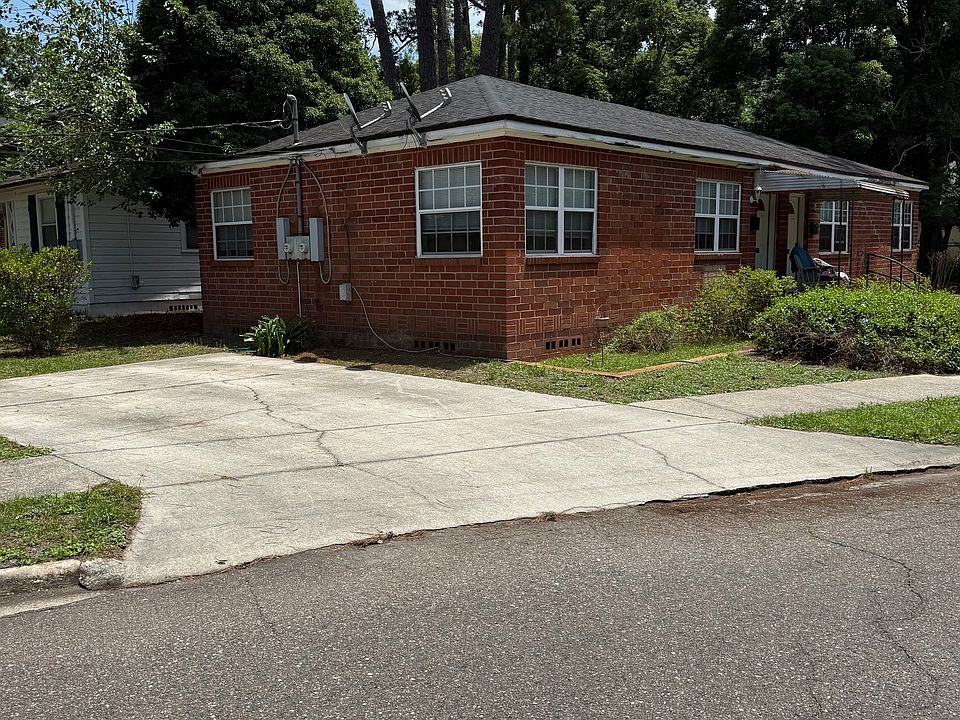 1st image of 805 Willow Branch Ave #1