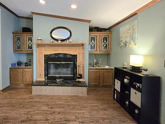 5th image of 402 Linda Ln