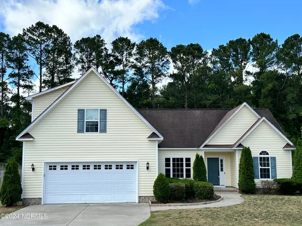 207 Pecan Grove Court, New Bern, NC 28562