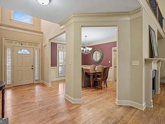 5th image of 1101 Spring Valley Way