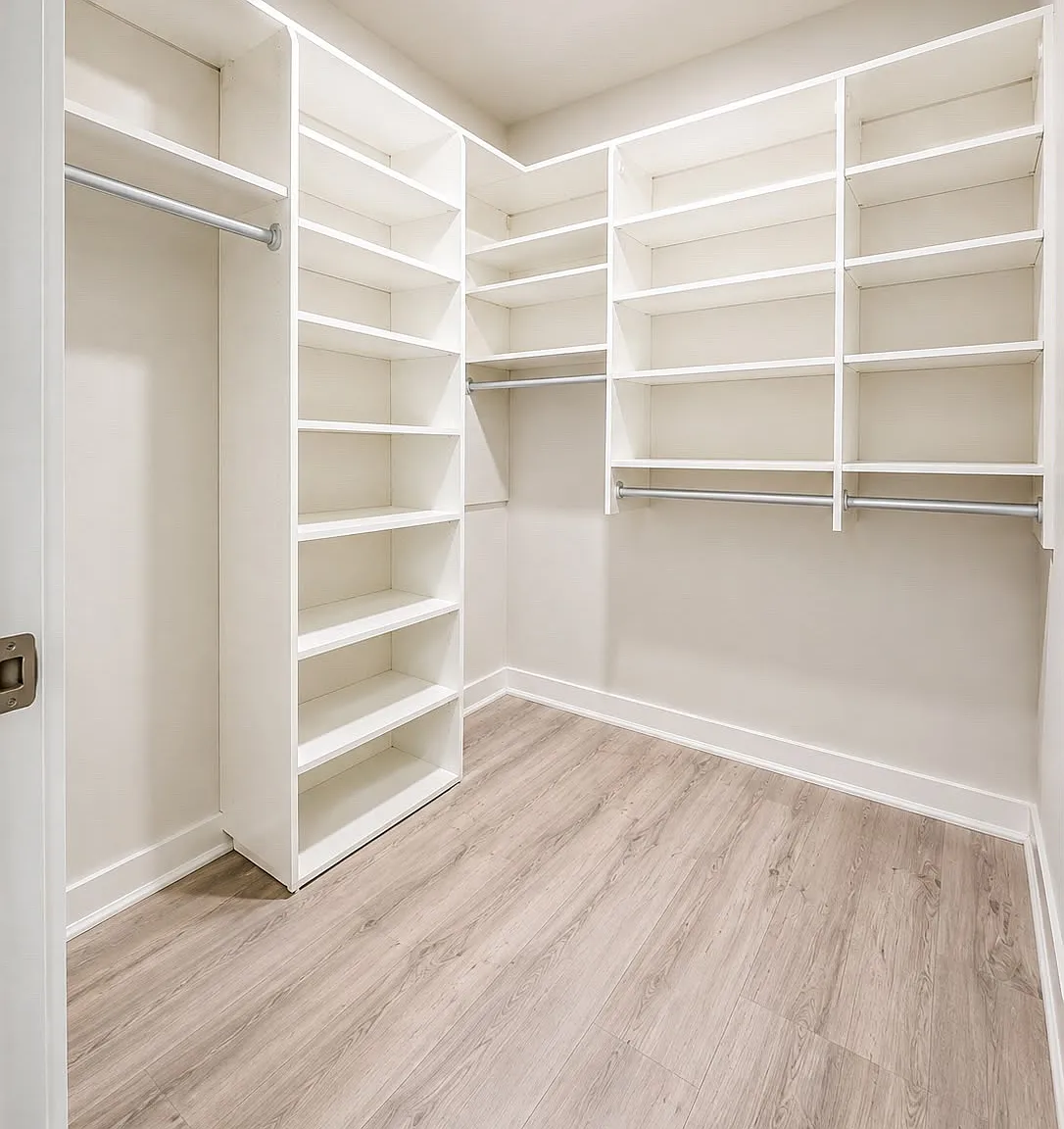 Studio, 400 sqft, $1,725 — Photo 4