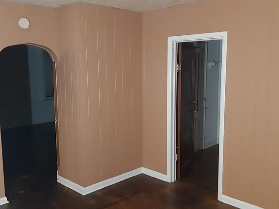 4th image of 530 Morris St #1