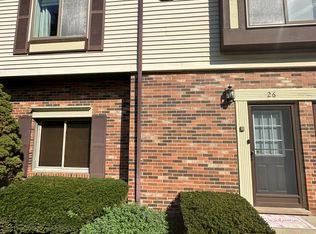 2297 London Bridge Dr Unit 26, Rochester Hills, MI 48307