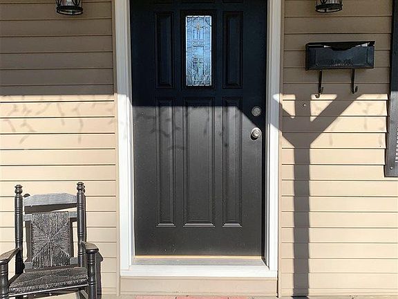 4th image of 355 E Greenwood St