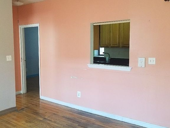 5th image of 123 E 102nd St APT 4A