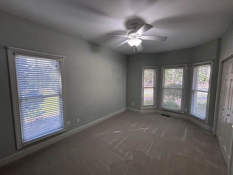 420 Lake Forest Dr SE — Photo 22