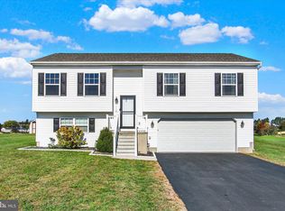 113 Cedarlyn Dr, York, PA 17408