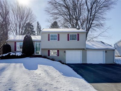 285 N Creek Xing, Rochester, NY, 14612