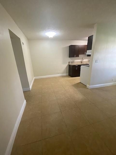 1st image of 2900 NE 17th Ave #110
