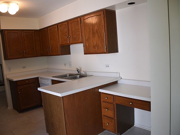 4th image of 232 Southwick Ct #232