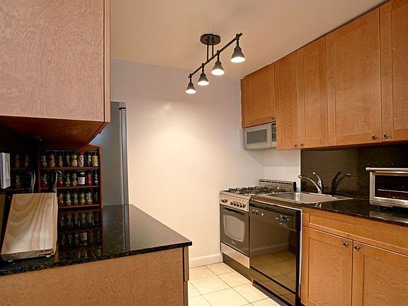 4th image of 448 6th Ave #2